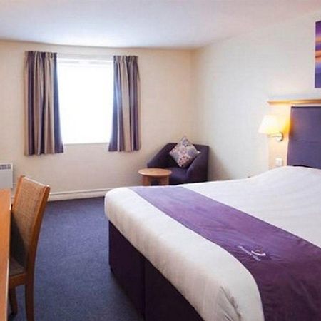 Premier Inn Tewkesbury Extérieur photo
