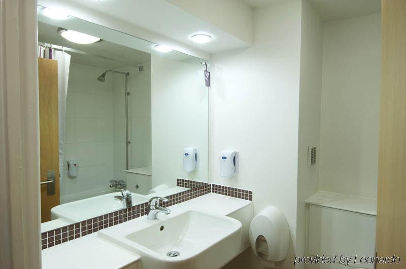 Premier Inn Tewkesbury Extérieur photo