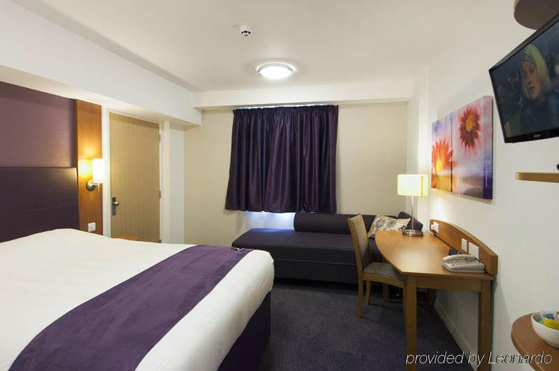 Premier Inn Tewkesbury Extérieur photo